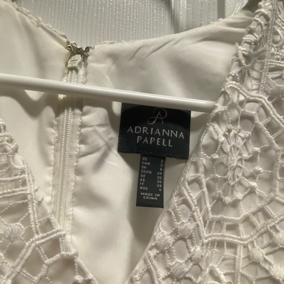 Adriana Papell white women’s size us 2 - Picture 2 of 3